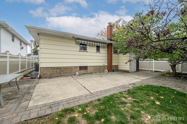 Building Photo - 496 Ragland Dr