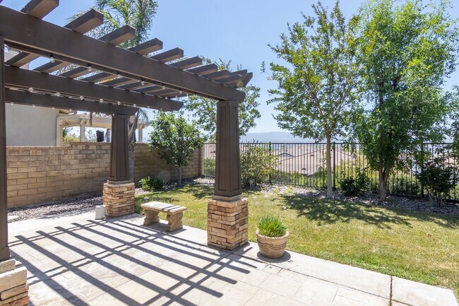Building Photo - 28031 Alta Vista Ave