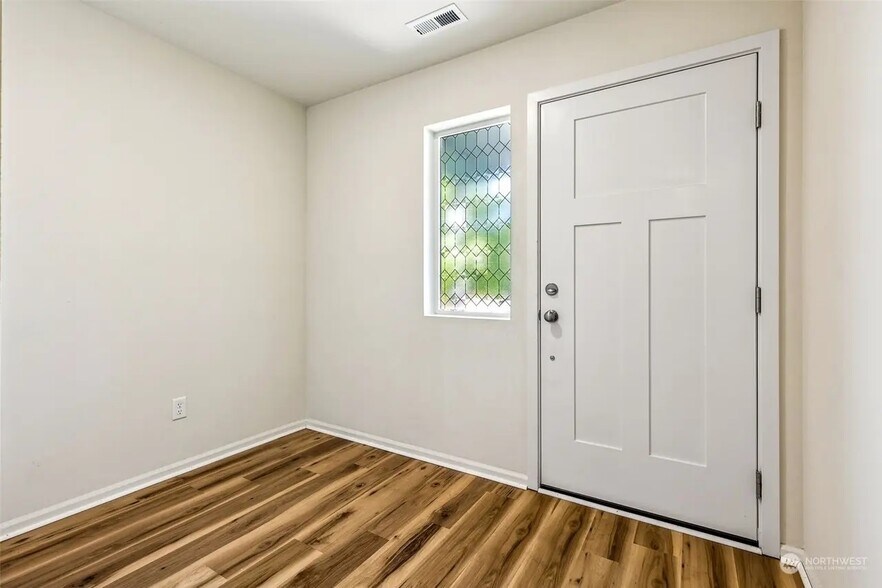 Lobby - 1389 92nd Way SE