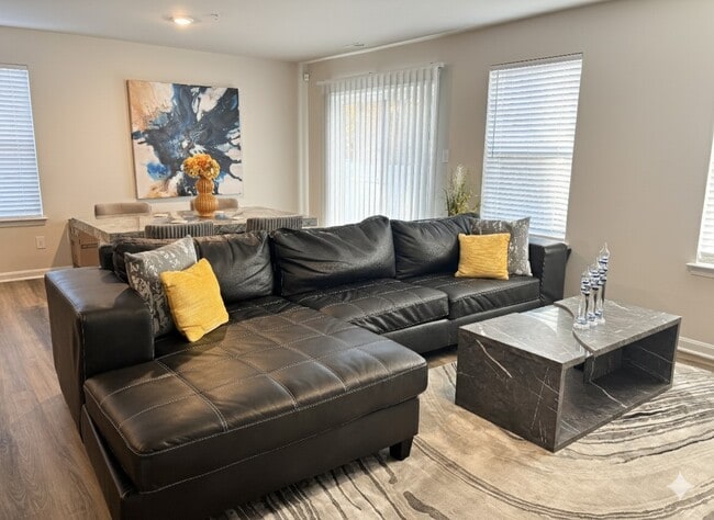 Building Photo - 359 Forest Edge Ave