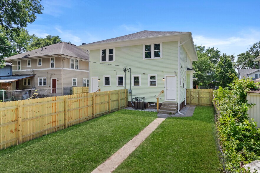 Building Photo - 4073 N College Ave