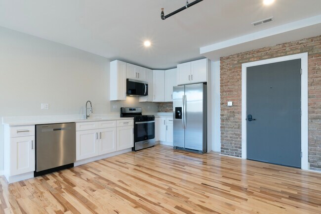 Building Photo - 2202 Lombard Ave