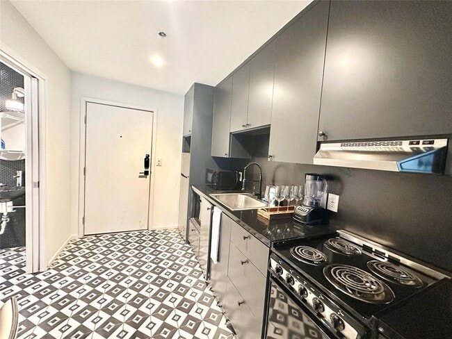 Building Photo - 201 Academy Dr