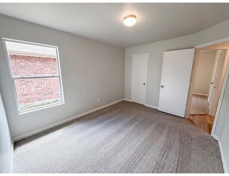 Building Photo - 8849 Sun Haven Way