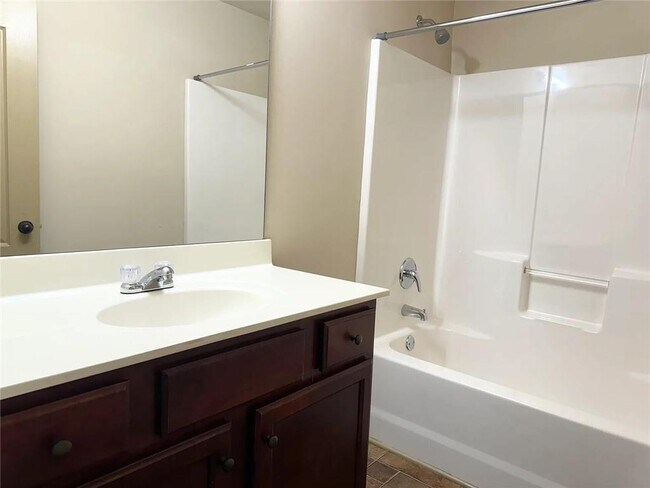 Building Photo - 3238 Sag Harbor Ct NE