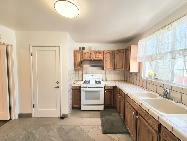 Building Photo - Lovely home in Daly City