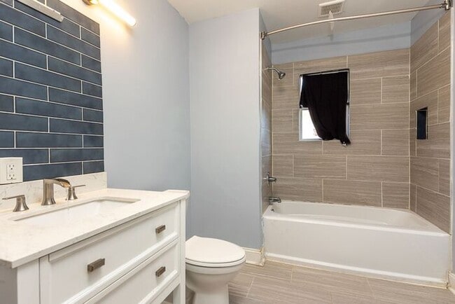 Building Photo - Midtown Charm!  Updated 3BR/2BA house