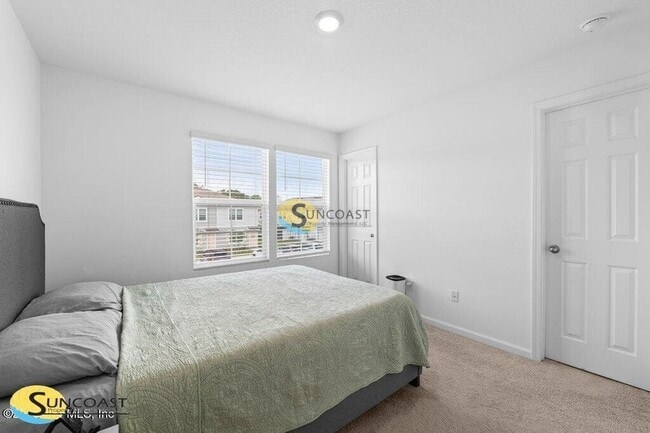 Building Photo - 8318 Zenith Cir