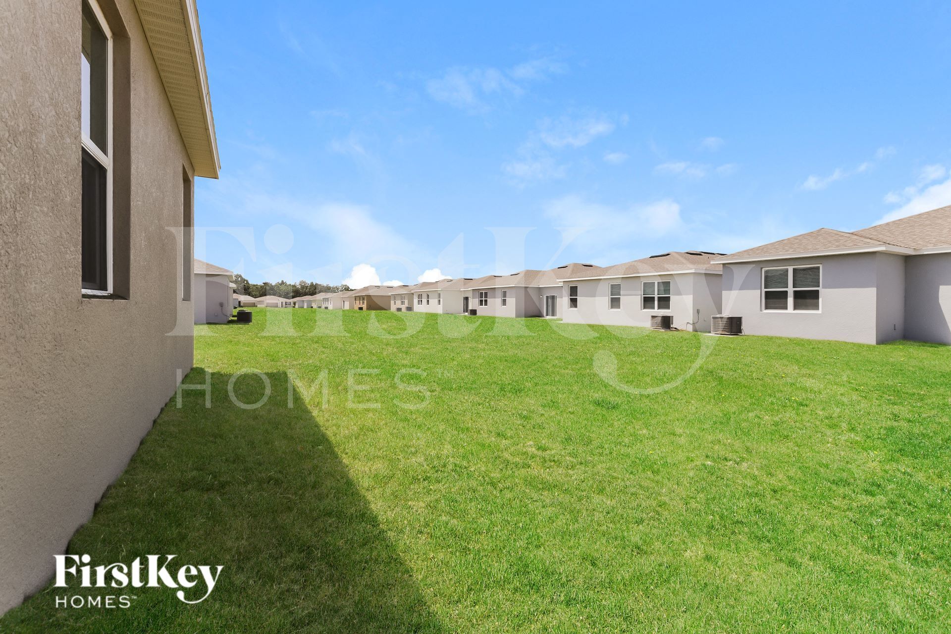 Building Photo - 438 Reina Wy