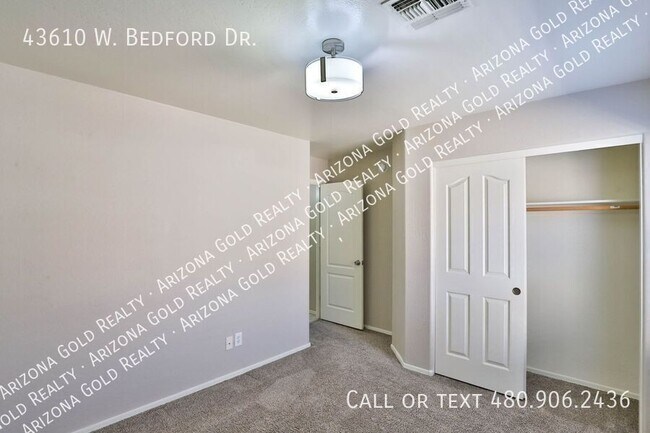 Building Photo - 43610 Bedford Dr