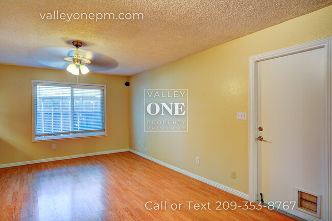 Building Photo - 2717 Palomino Ln