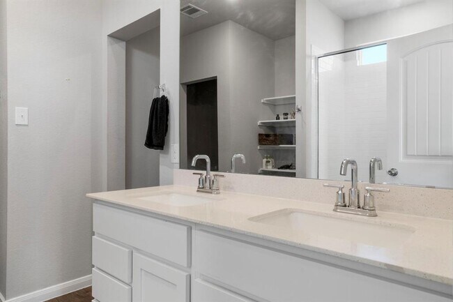 Building Photo - 212 Apache Plum Dr