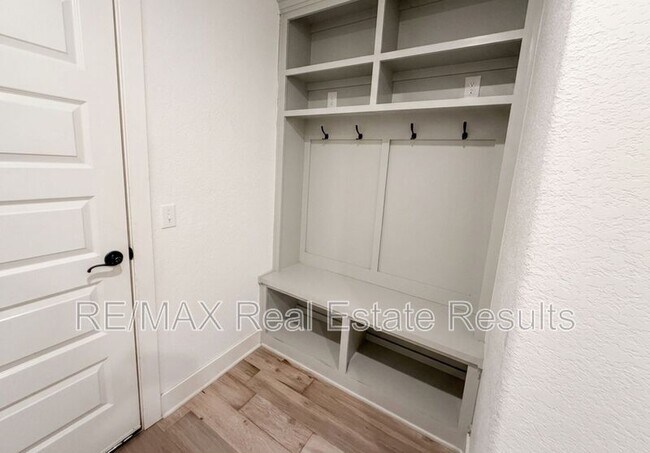 Building Photo - 751 Spicewood Trail