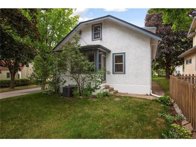 Building Photo - 2301 Benjamin St NE