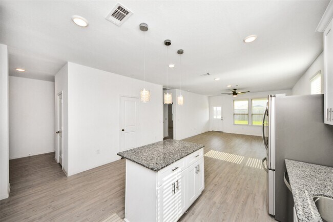 Building Photo - 14817 Ash Landing Dr