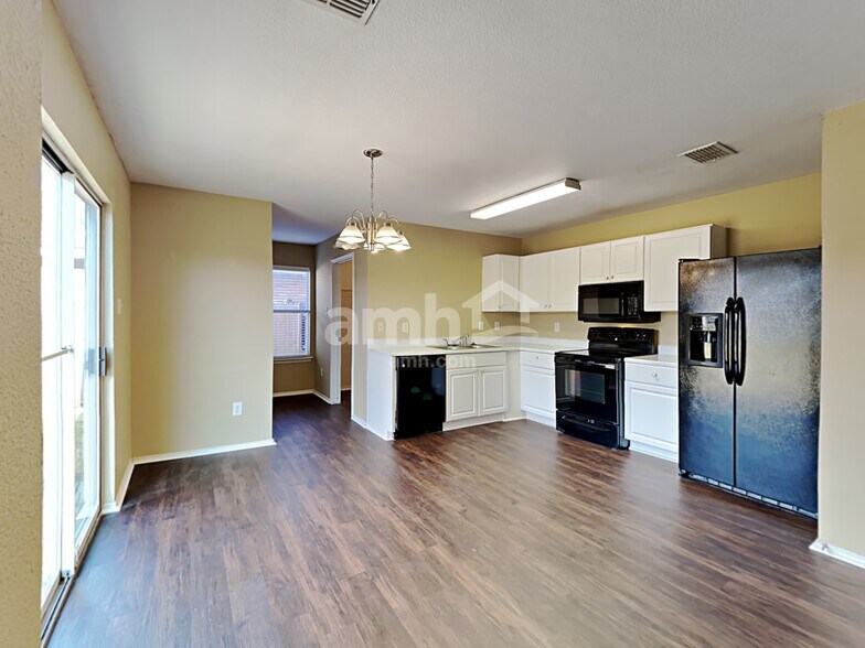 Building Photo - 2909 Kimbrough Ln