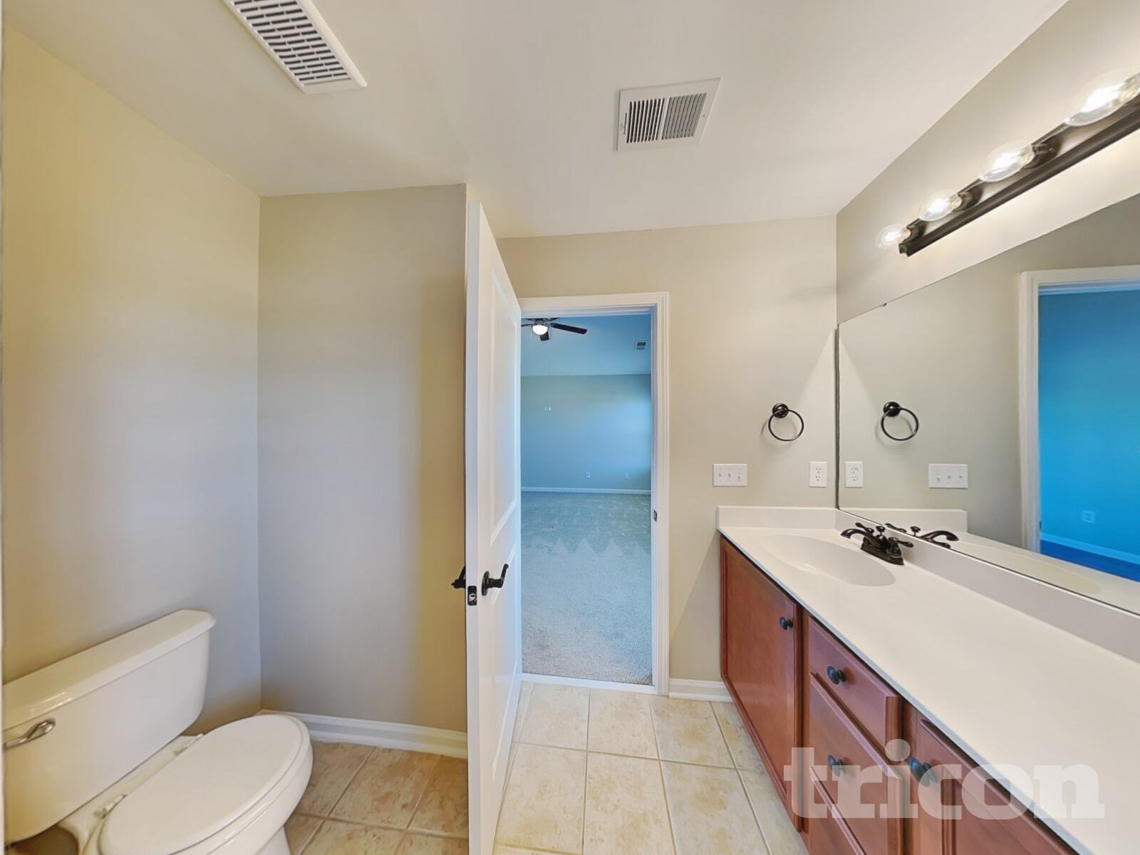 Building Photo - 651 Braekel Way
