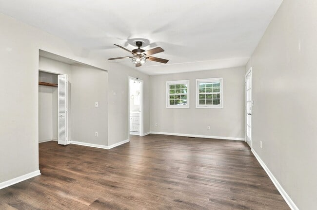 Building Photo - 8611 Belews Creek Rd