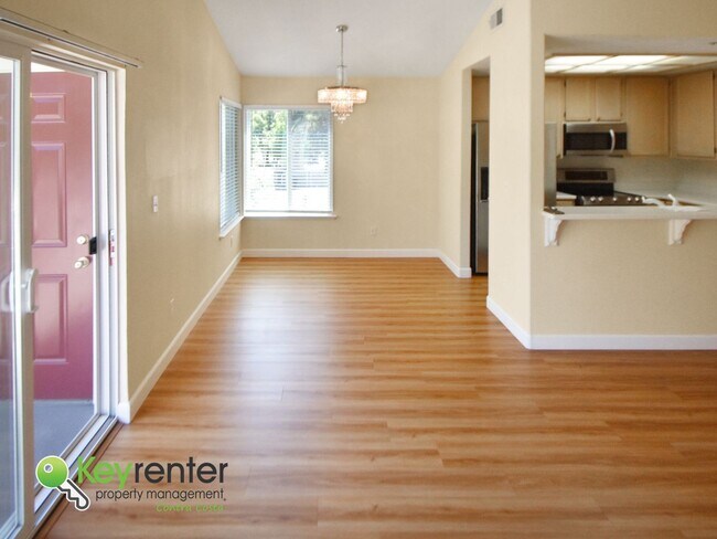 Building Photo - Rare San Ramon Foothills Condo available!