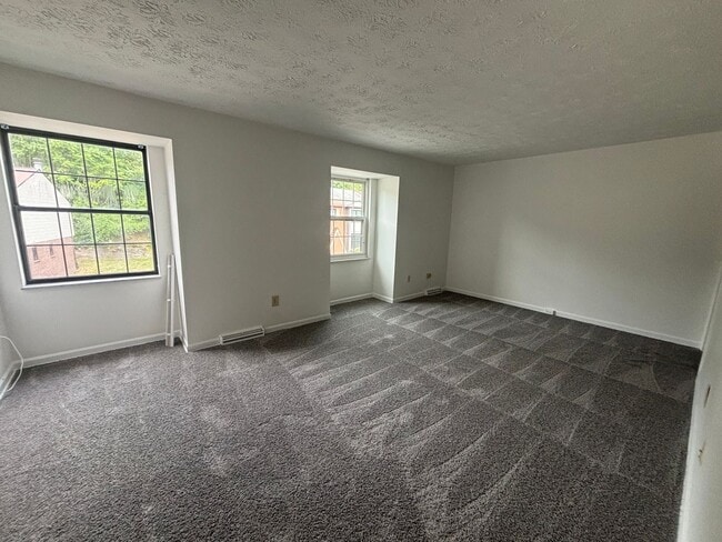 Building Photo - Home For Rent - Thornberry Townhomes!