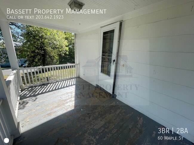 Building Photo - 60 Maple St