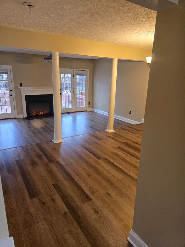 Building Photo - 9308 Gordon Ct