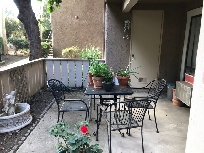Front Patio - 21372 Brookhurst St