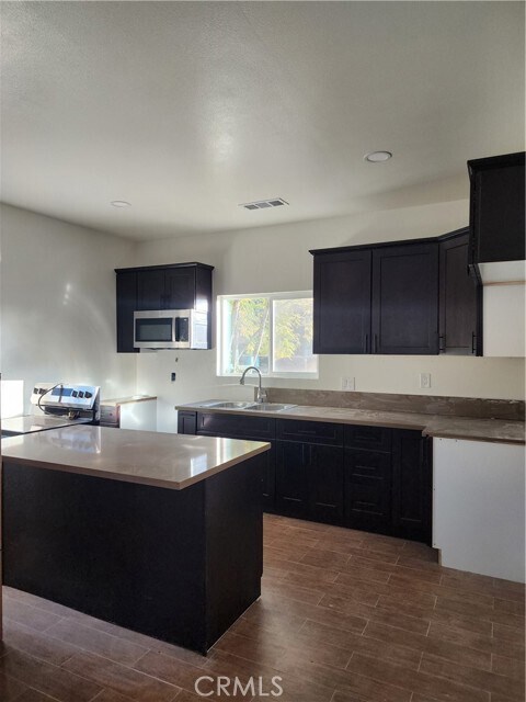 Building Photo - 19380 Quebec Ave