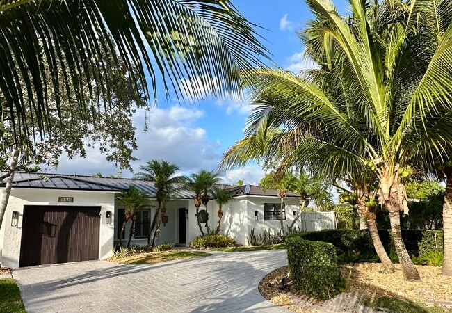 Primary Photo - 801 NW 6th Dr