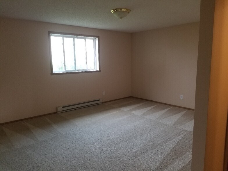 Building Photo - 1829 13th St E