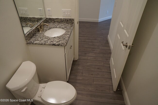 Building Photo - 153 Oakcrest Ave NE