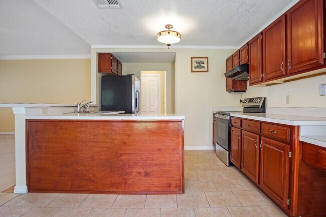 Building Photo - 458 Lytton Cir