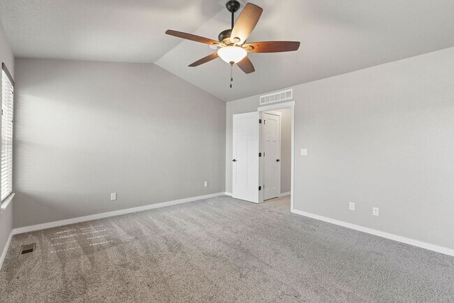 Building Photo - 3 Bedroom Ranch in Wellington