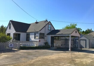 Building Photo - 576 Addison Ave W