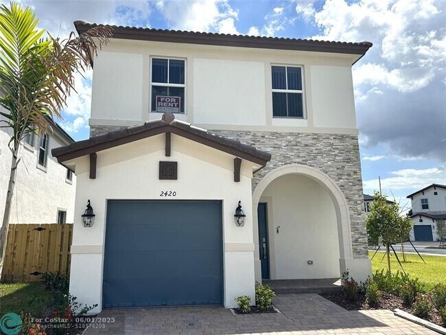 Primary Photo - 2420 NW 131st Cir