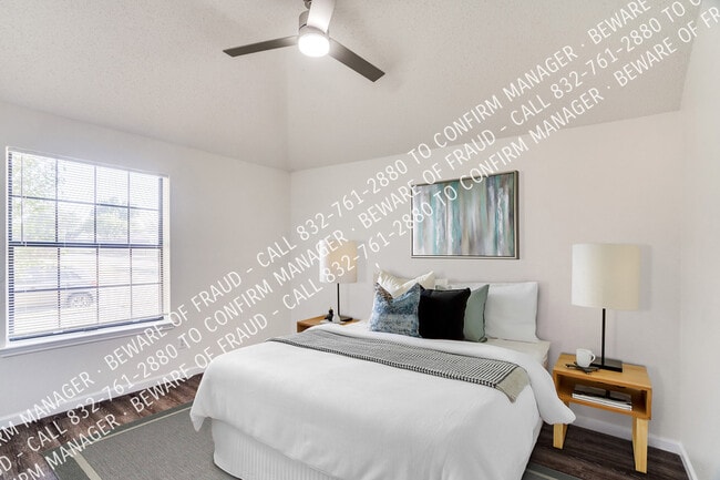 Building Photo - 1538 Evergreen Dr