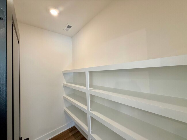 Building Photo - 2805 Fordwood Dr