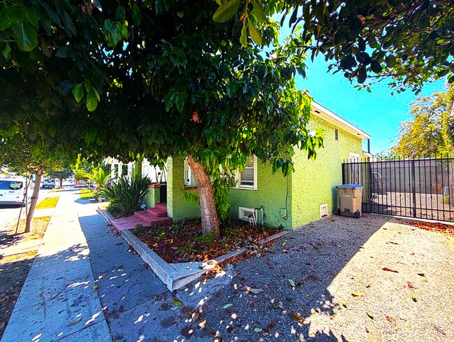 Building Photo - 532 Auzerais Ave