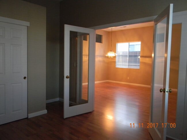 Building Photo - Roseville, Cresleigh Highlands, Near Galleria Mall, Single Story 3/4 Bed/office , Gardner, Patio ...