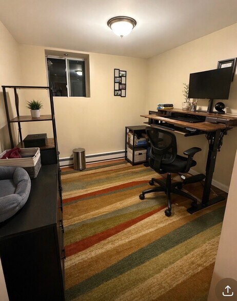 Building Photo - 404 Centre St