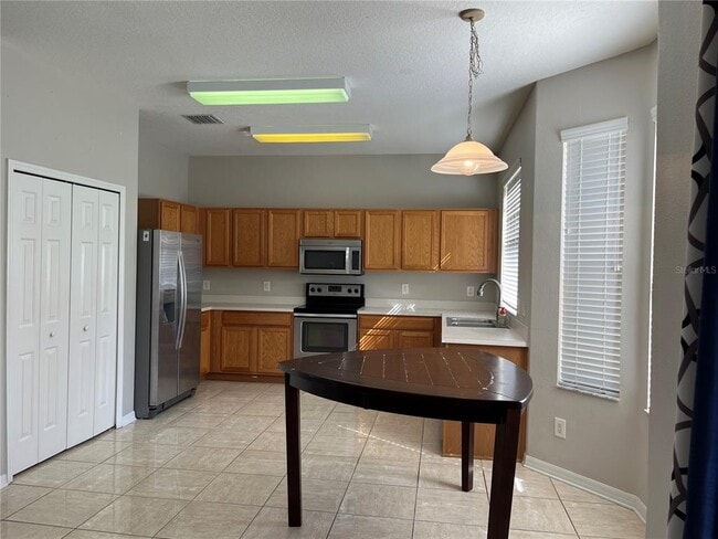 Building Photo - 17930 Cunningham Ct