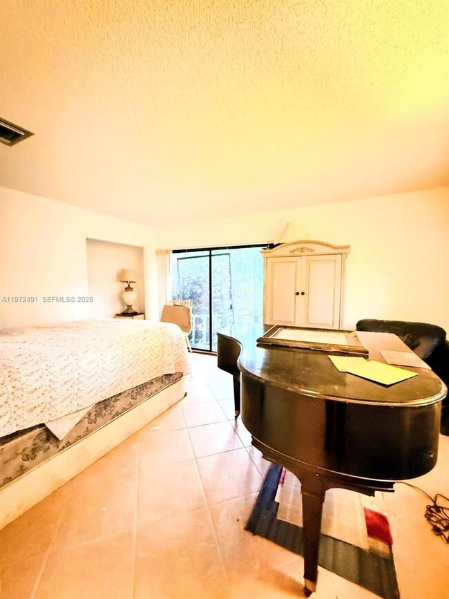 Building Photo - 766 NW 24th Ave