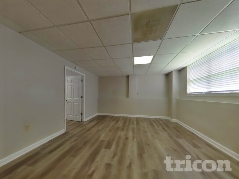 Building Photo - 219 S Red Oak Way