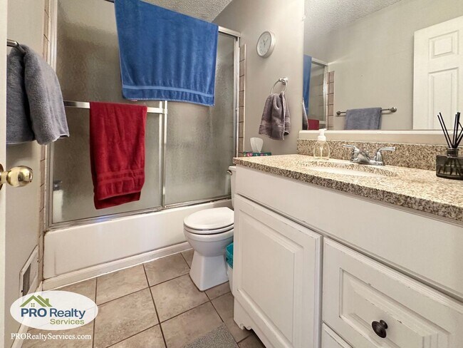 Building Photo - 3 Bedroom House in Maple Grove