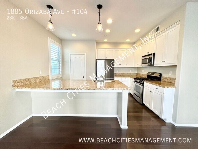 Building Photo - 1885 N Orizaba Ave