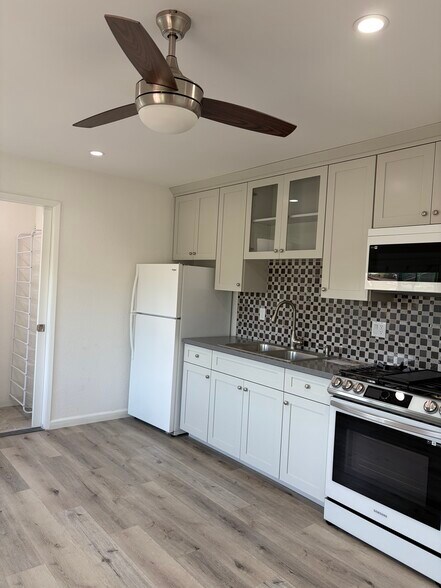 Building Photo - 3343 Tannencrest Dr