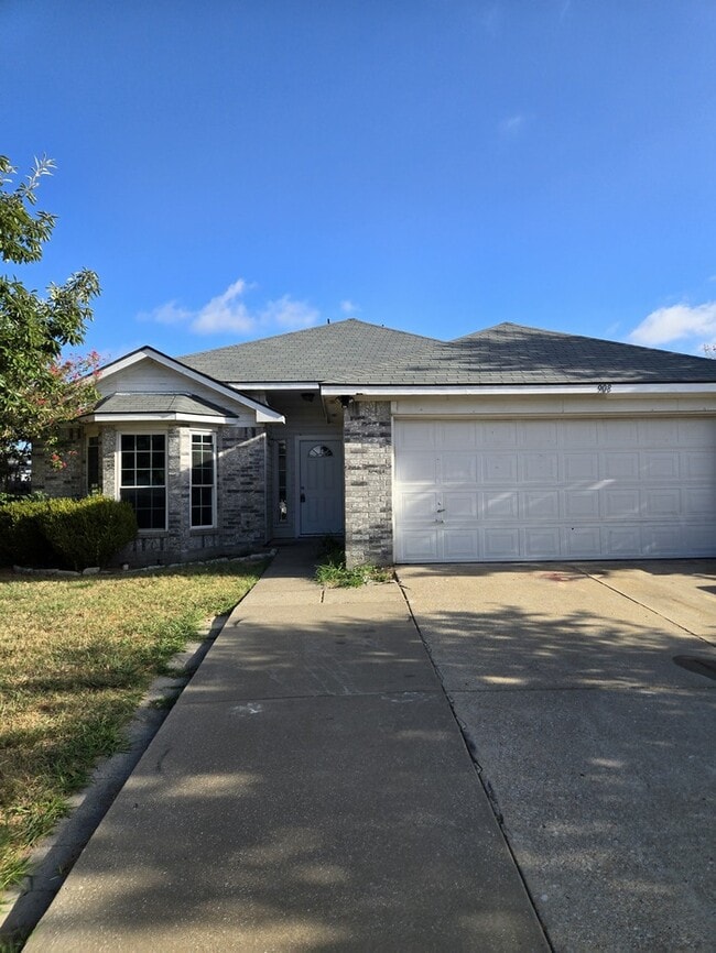 Building Photo - 908 Cooper Ln