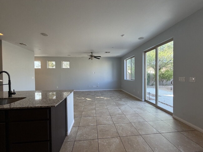 Building Photo - 4 BED 2.5 BATH 2 CAR GARAGE SINGLE FAMILY HOME W/ FULLY LANDSCAPED BACKYARD. THIS WAS FORMER MODE...