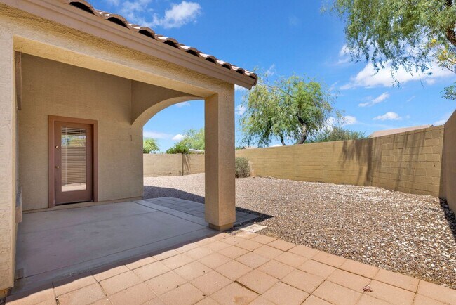 Building Photo - Lovely 3 bed / 2.5 bath Home in the Power ...