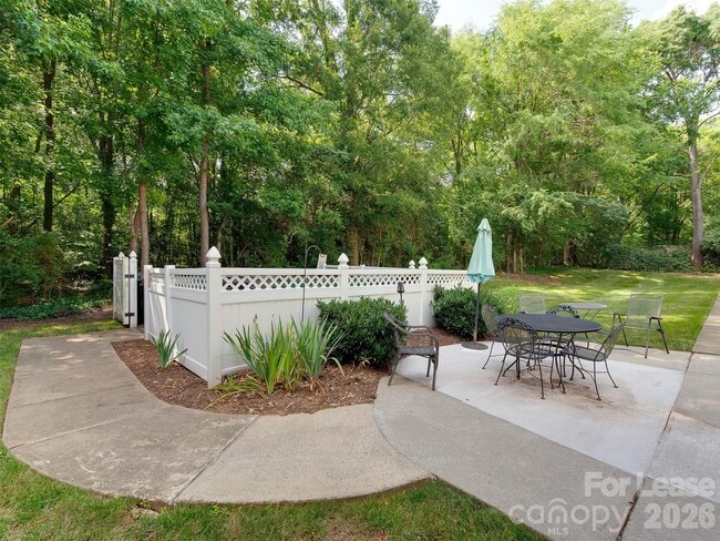 Building Photo - 1571 Pecan Ave